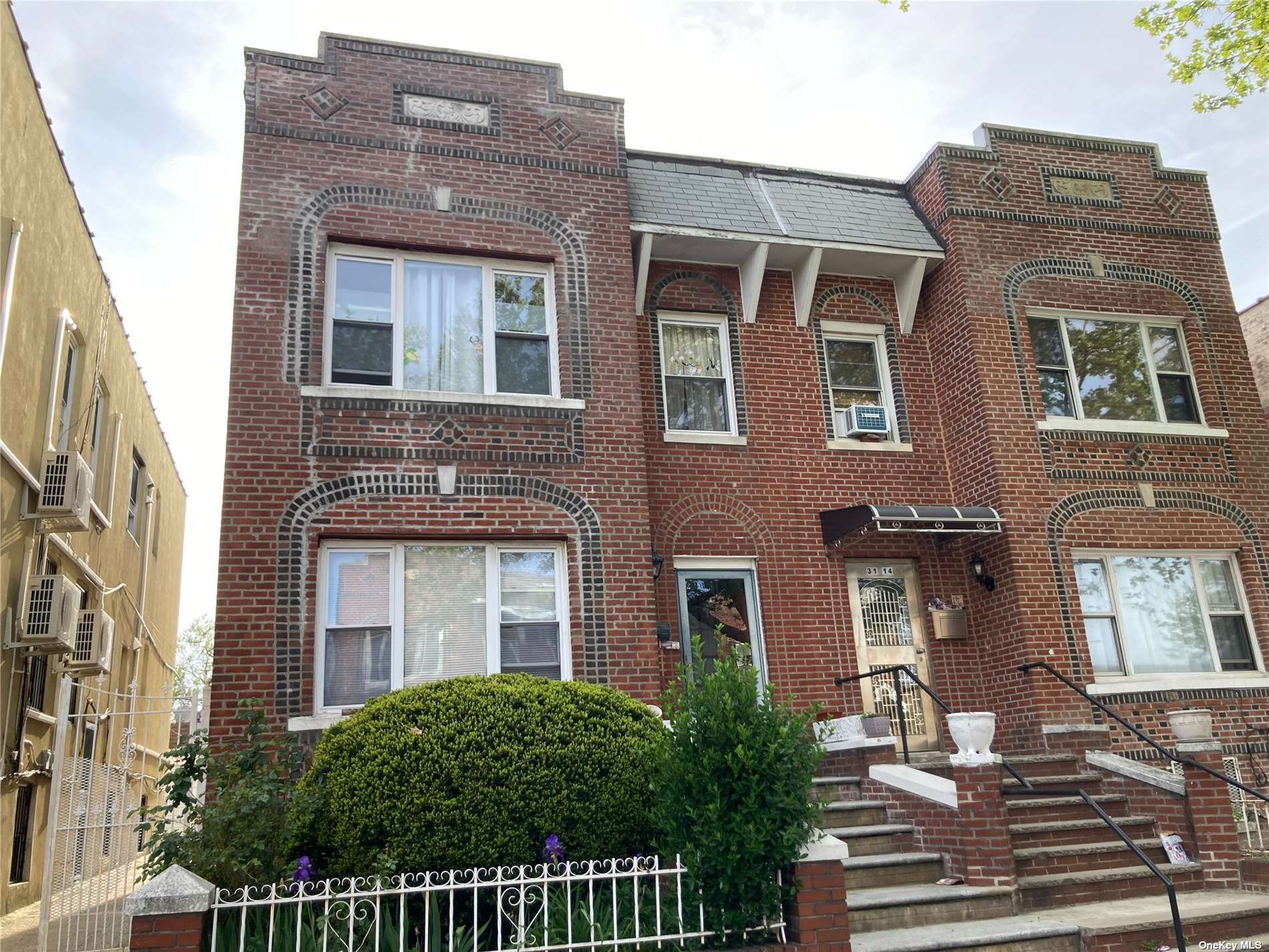 Property for Sale at 3116 85th Street, East Elmhurst, Queens, NY - Bedrooms: 7 
Bathrooms: 4 
Rooms: 11  - $1,390,000