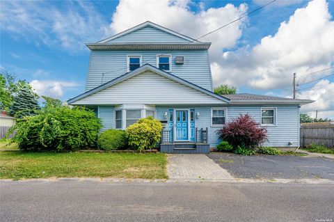 Multifamily For Sale - 7 Gary Street<br/> Lindenhurst, NY 11757