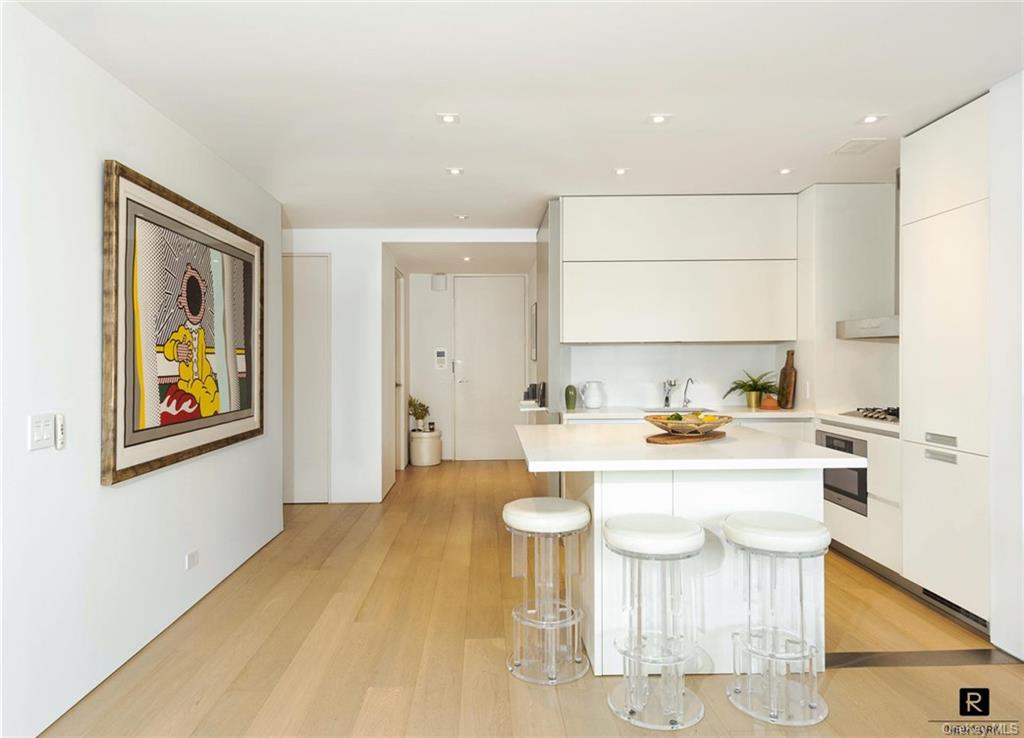 Photo 2 of 14 of 146 W 57th Street 37-D condo