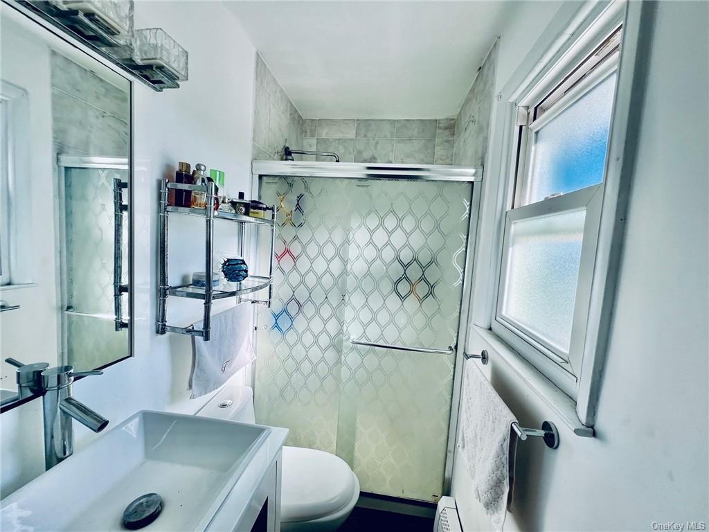 Photo 16 of 33 of 109 Bushey Avenue house