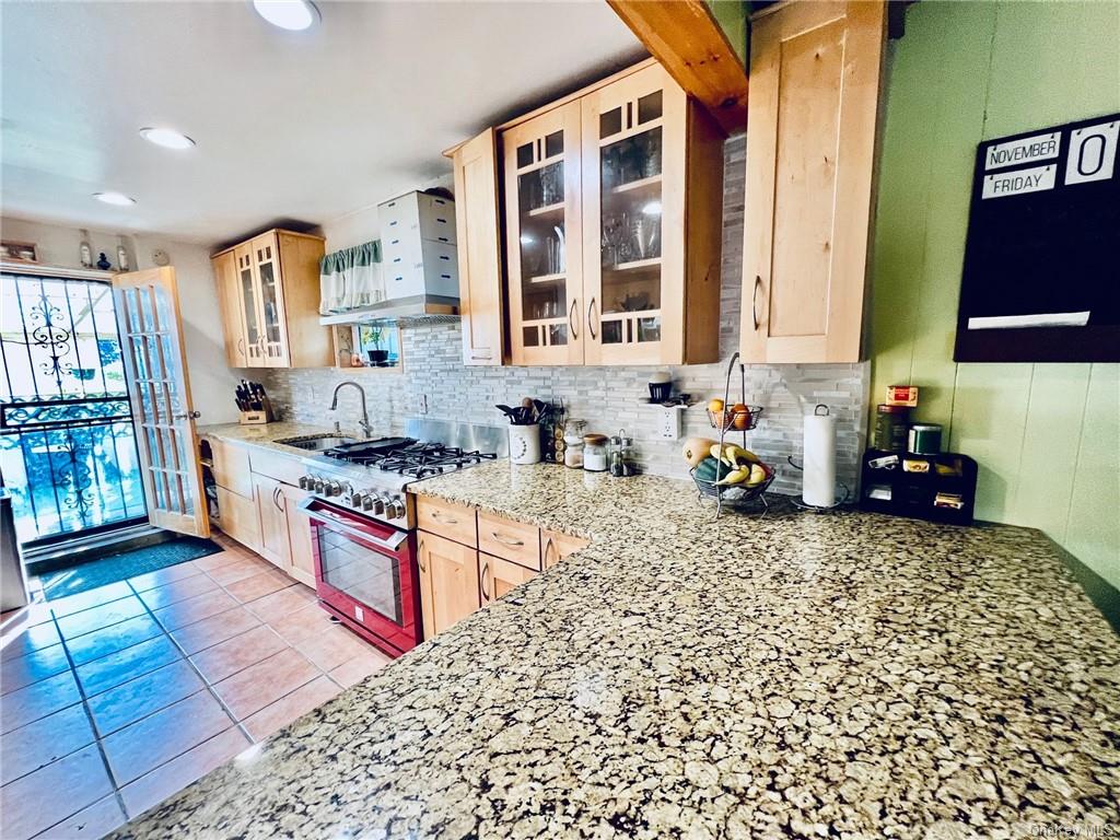 Photo 6 of 33 of 109 Bushey Avenue house