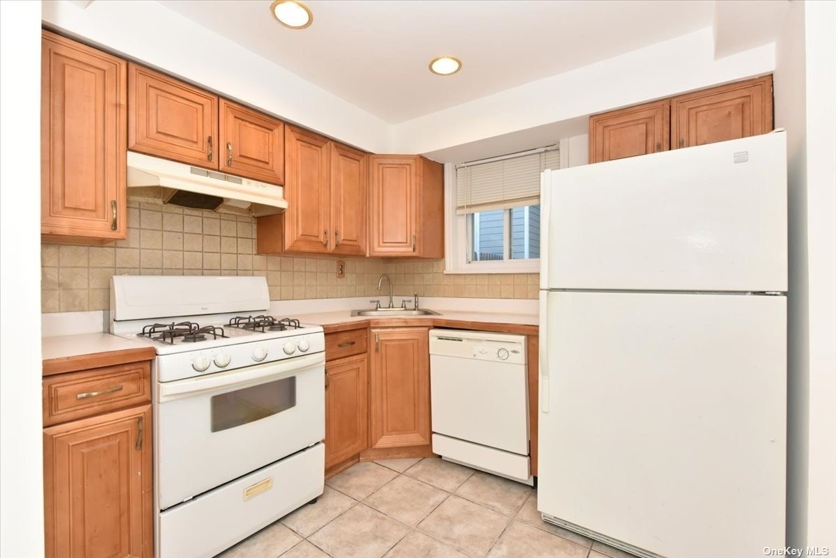 920 Broadway #16, Woodmere, New York image 7