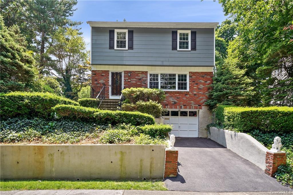 Property for Sale at 55 Desmond Avenue, Bronxville, New York - Bedrooms: 3 
Bathrooms: 2 
Rooms: 7  - $730,000