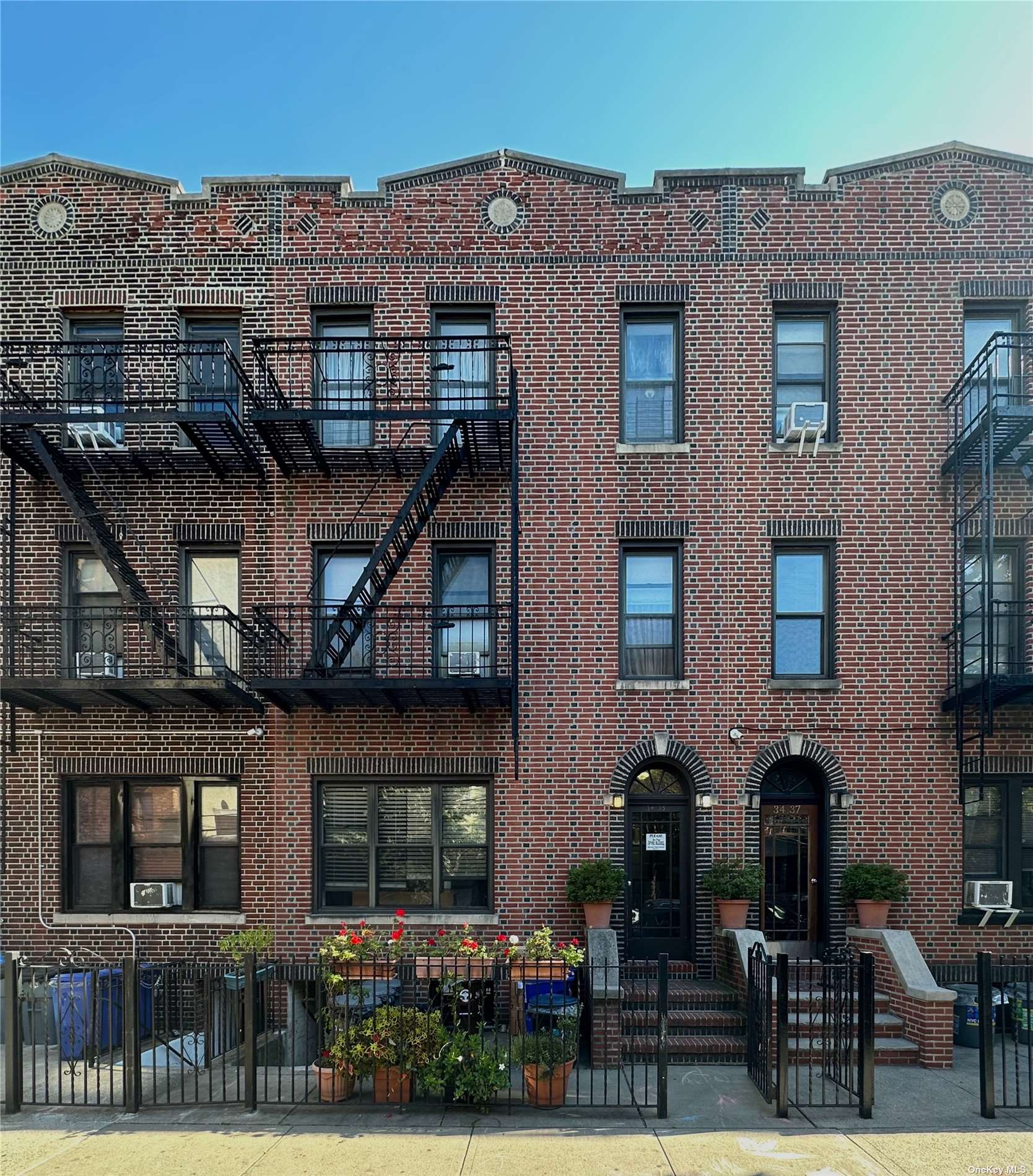 Property for Sale at 3435 30th Street, Astoria, Queens, NY - Bedrooms: 8 
Bathrooms: 6 
Rooms: 20  - $1,898,000