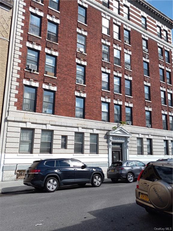 92 Hamilton Avenue 2A, Yonkers, New York - 1 Bathrooms  
1 Rooms - 