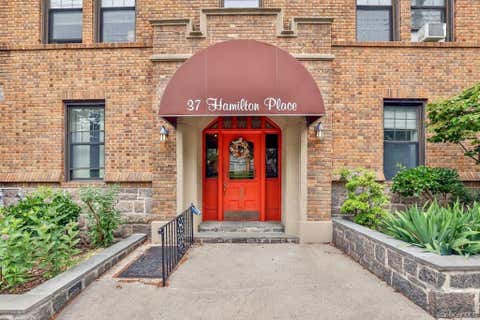Photo for 37 Hamilton Place 4B