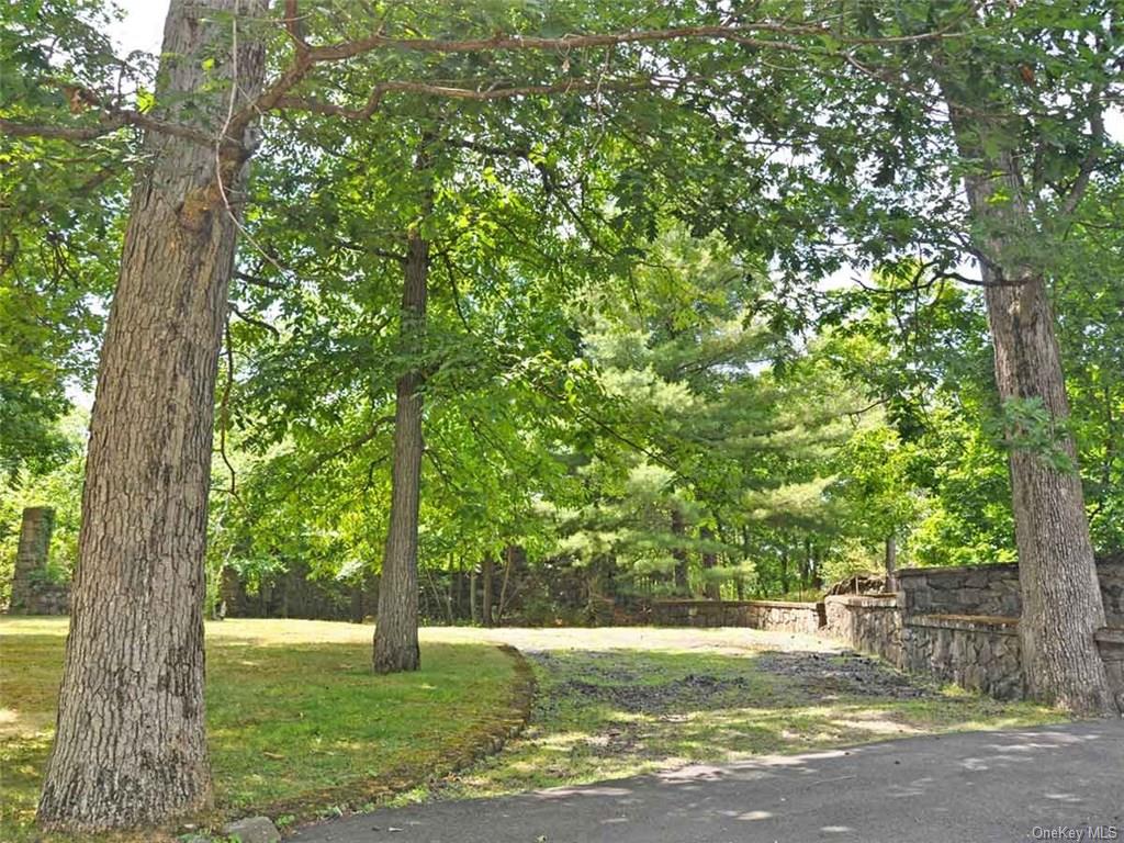 Serpentine Road, Tuxedo Park, New York image 11