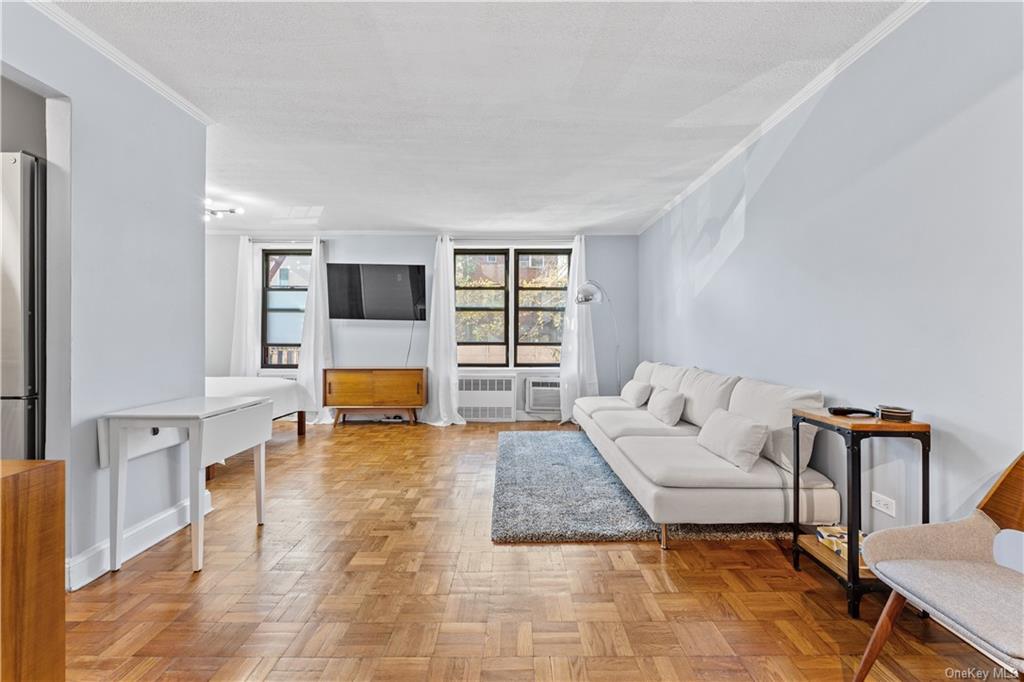 Rental Property at 2015 St Paul Avenue, Bronx, New York - Bathrooms: 1 
Rooms: 2  - $1,925 MO.