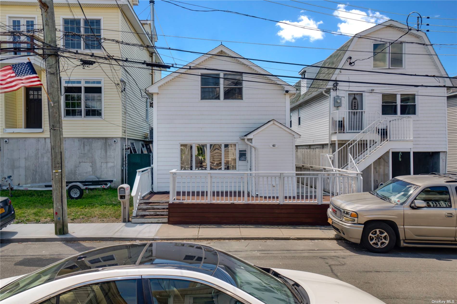 42 W 10th Road, Broad Channel, Queens, NY - 3 Bedrooms  
2 Bathrooms  
5 Rooms - 