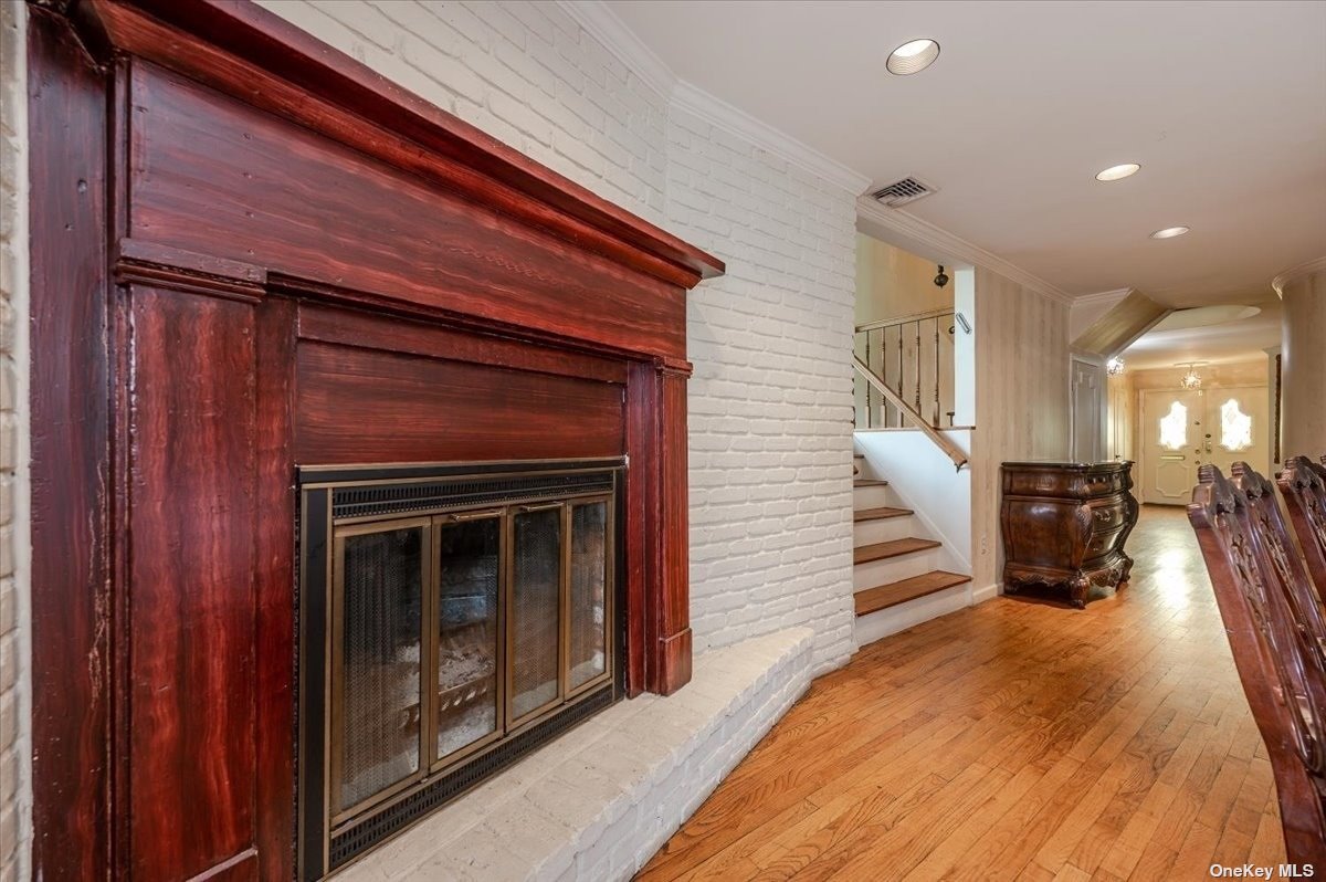 Photo 6 of 28 of 140 S Harborview house