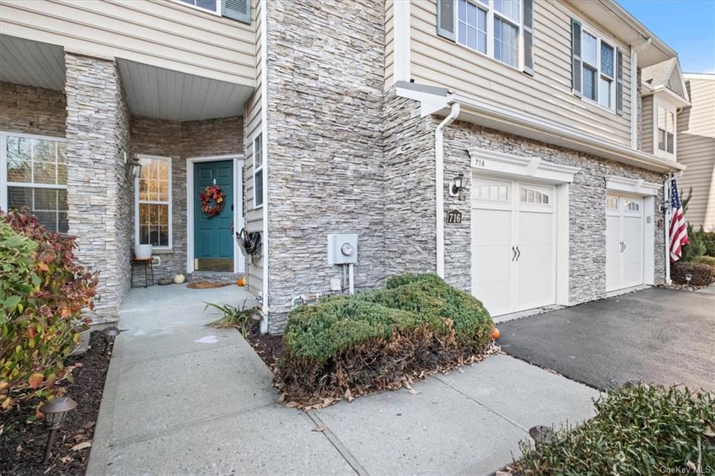 716 Huntington Drive, Fishkill, New York image 3