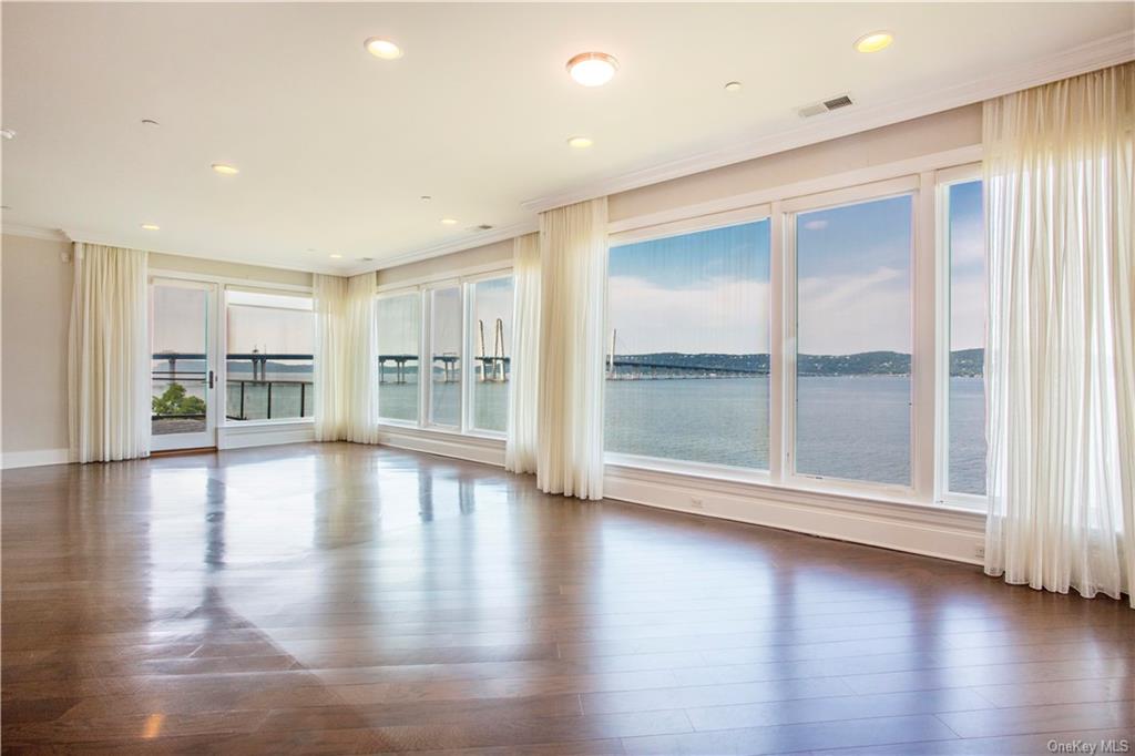 Property for Sale at 16 Rivers Edge Drive 500, Tarrytown, New York - Bedrooms: 2 
Bathrooms: 3 
Rooms: 6  - $2,500,000