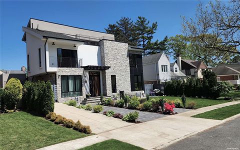 85-23 214th St Hollis Hills NY 11427