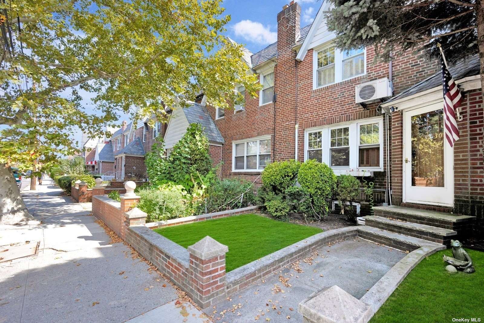 83-30 Penelope Avenue, Middle Village, New York image 3