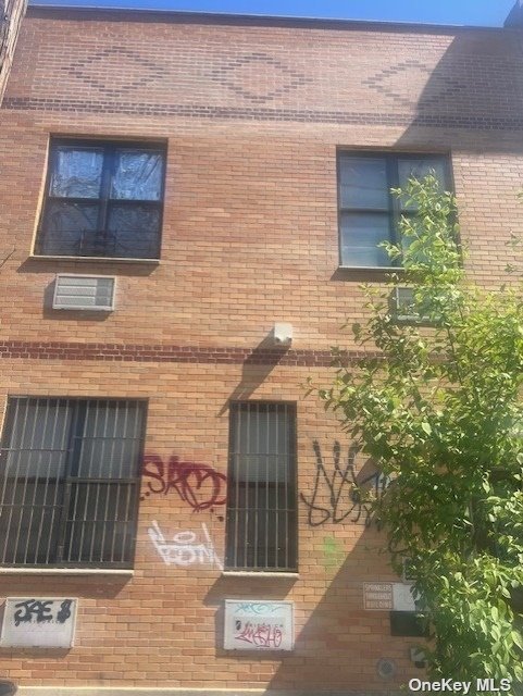 Property for Sale at 1826 Cedar Avenue, Bronx, New York - Bedrooms: 3 
Bathrooms: 5 
Rooms: 8  - $1,199,900