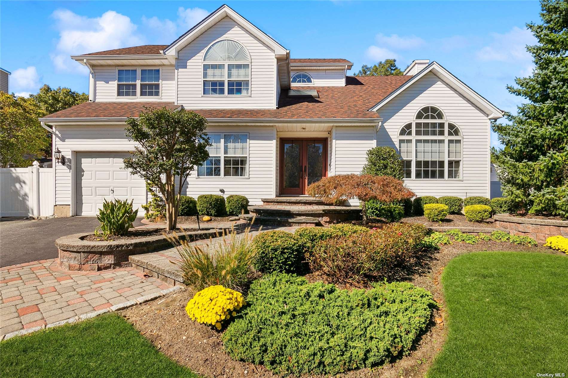 Property for Sale at 48 Long, House Way, Commack, Hamptons, NY - Bedrooms: 4 
Bathrooms: 4  - $1,199,000