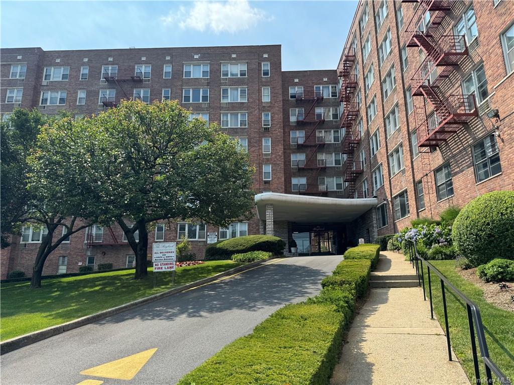 Property for Sale at 333 Bronx River Road 503, Yonkers, New York - Bedrooms: 1 
Bathrooms: 1 
Rooms: 4  - $150,000