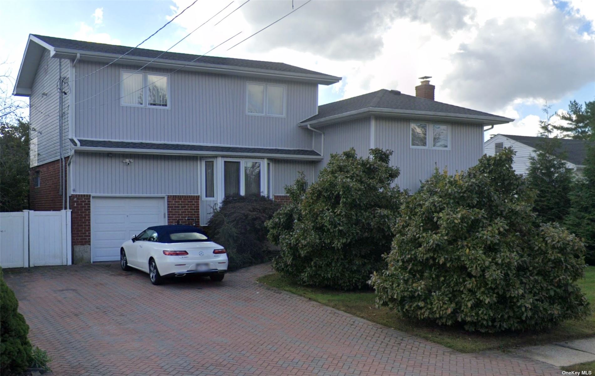 View Deer Park, NY 11729 house