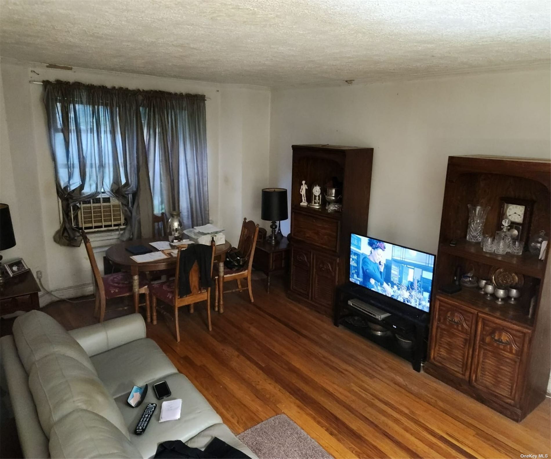 1941 80th Street 1, East Elmhurst, Queens, NY - 2 Bedrooms  
1 Bathrooms  
4 Rooms - 