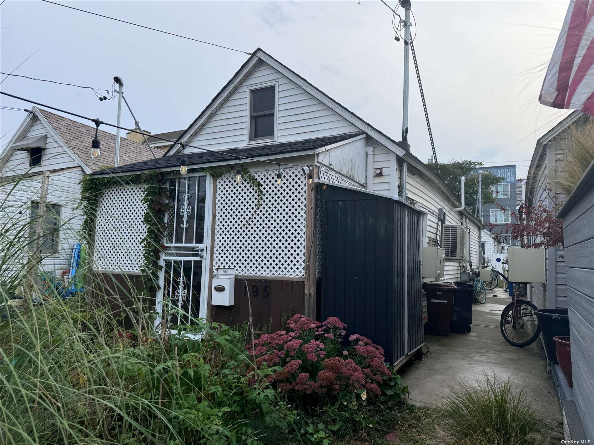 195 Beach 100 Street, Rockaway Park, New York image 2