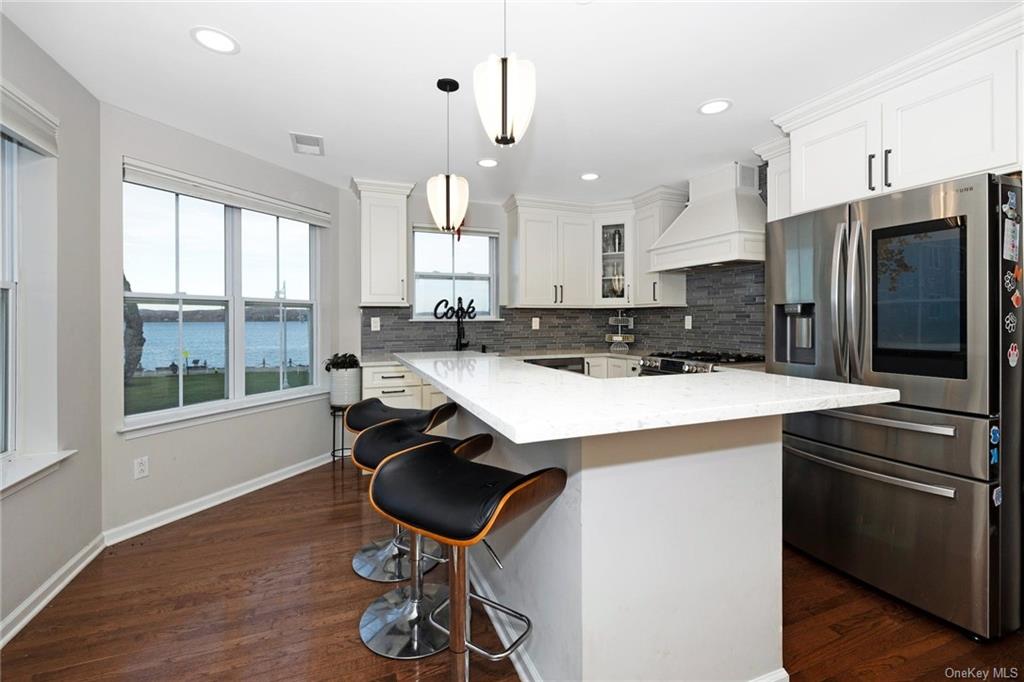 Photo 5 of 36 of 39 Harbor Pointe Drive condo
