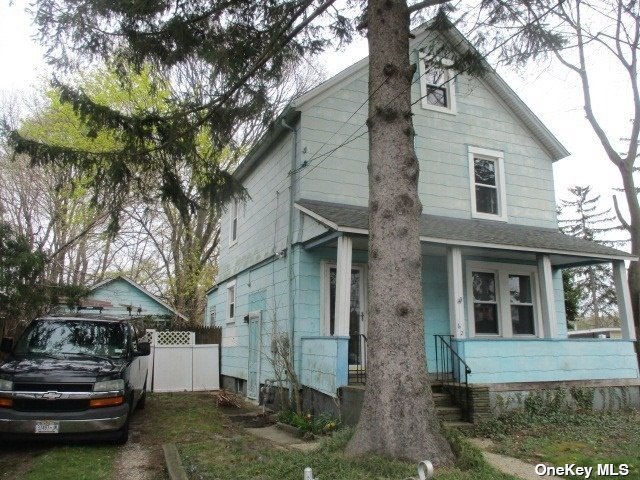 62 Lowndes Avenue, Huntington Station, New York image 1