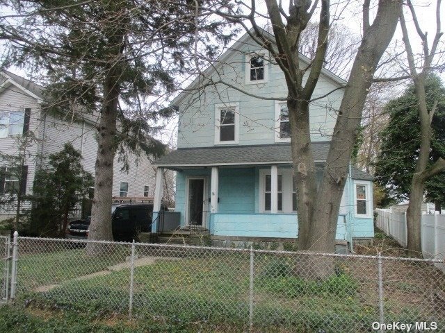 62 Lowndes Avenue, Huntington Station, New York image 4