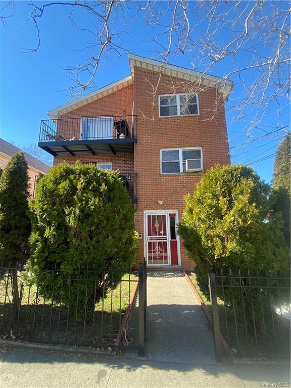 Rental Property at 4249 Monticello Avenue 1, Bronx, New York - Bedrooms: 2 
Bathrooms: 1 
Rooms: 5  - $2,350 MO.