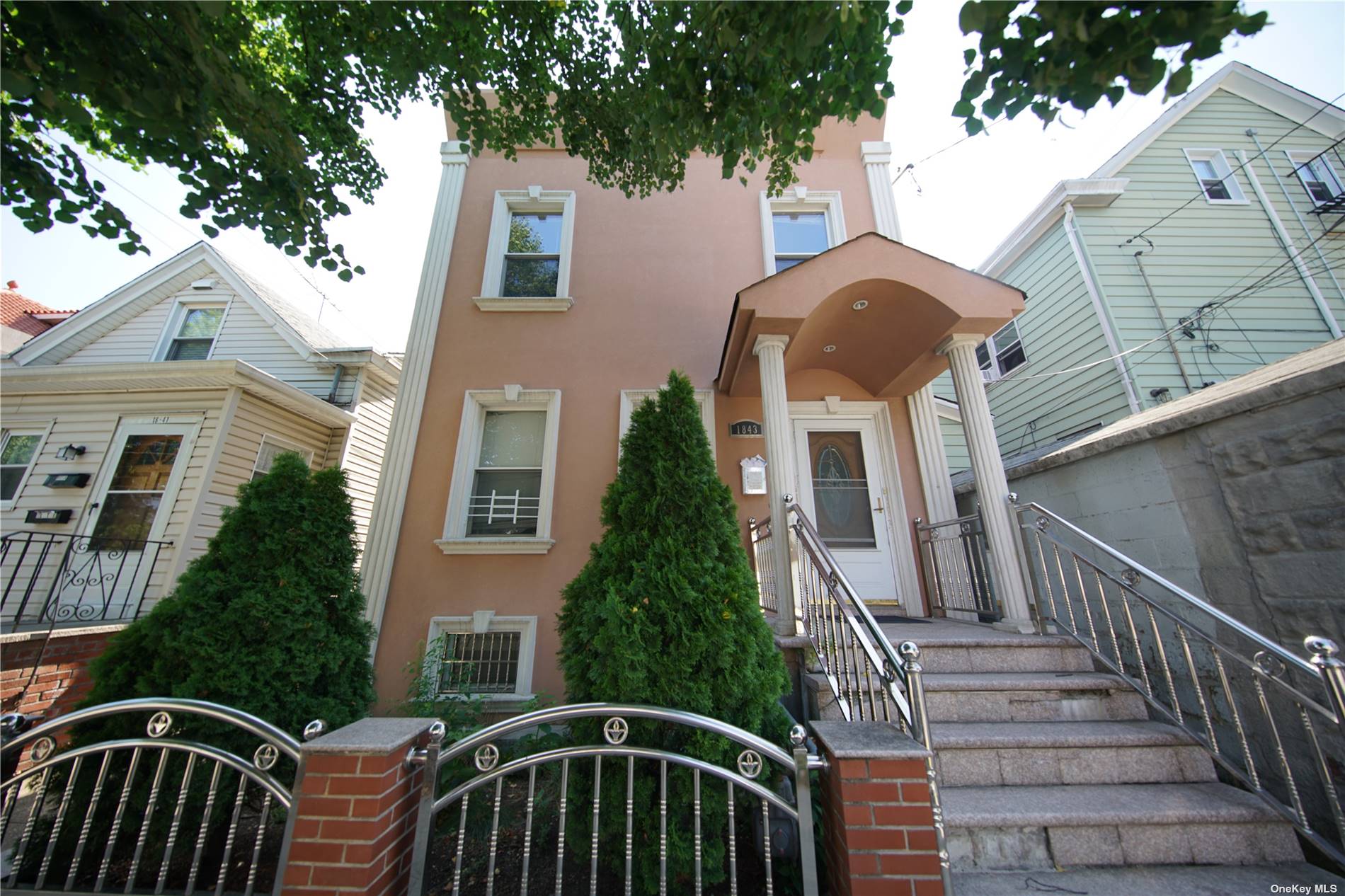 Property for Sale at 1843 124th Street, College Point, Queens, NY - Bedrooms: 5 
Bathrooms: 3 
Rooms: 14  - $1,080,000