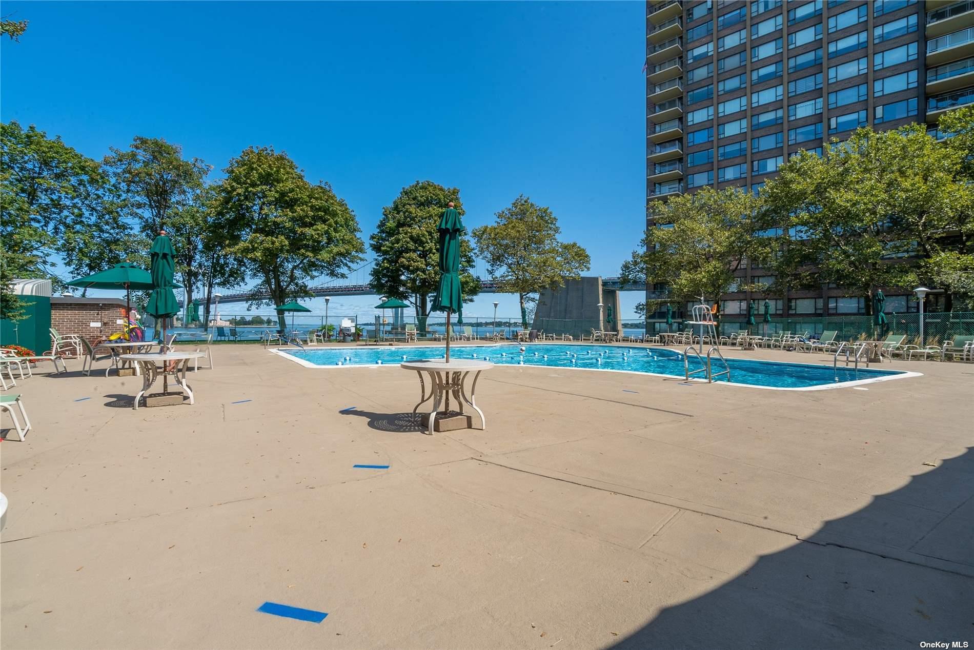 166-25 Powells Cove Boulevard #8K, Beechhurst, New York image 18