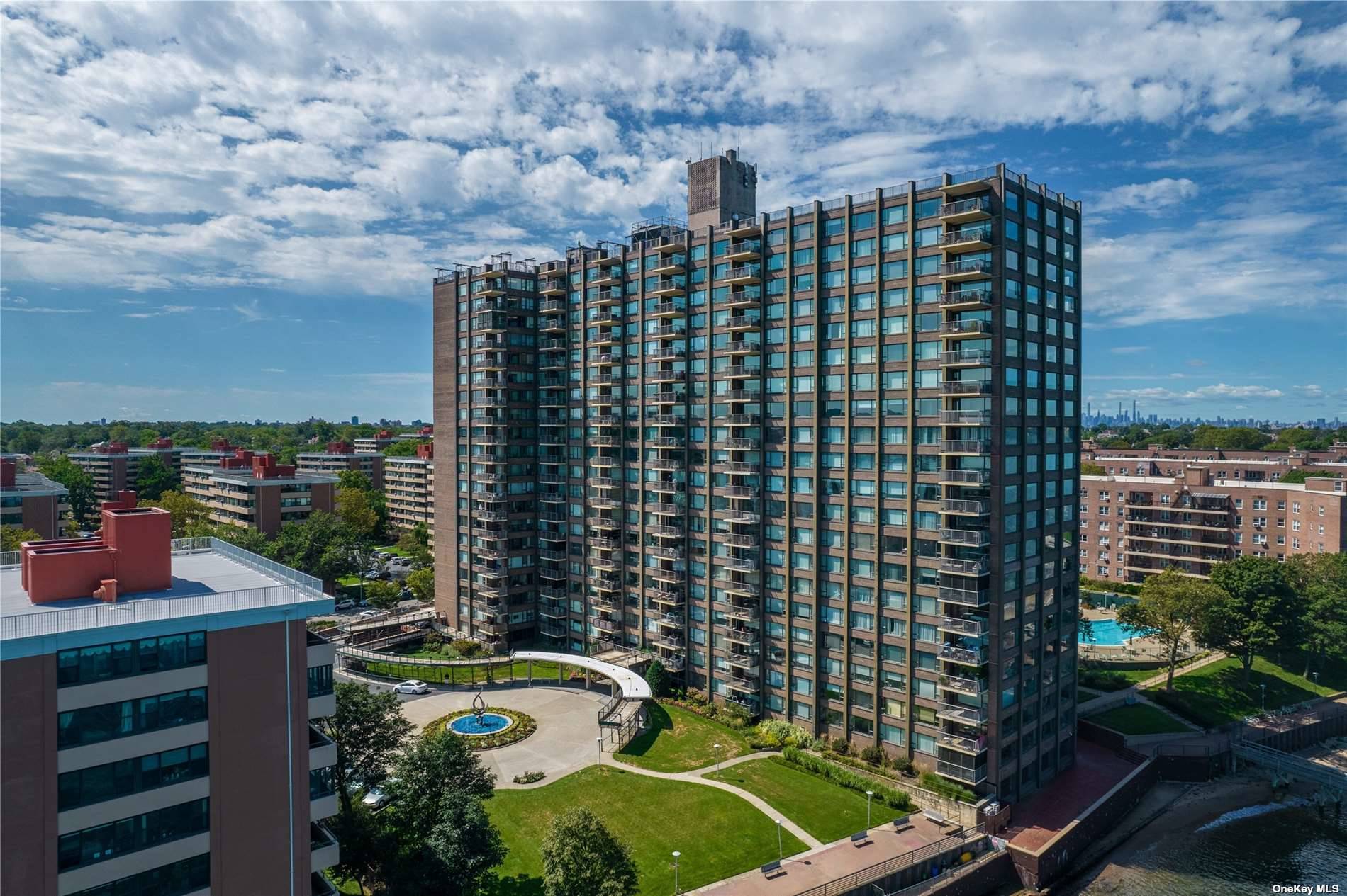 166-25 Powells Cove Boulevard #8K, Beechhurst, New York image 25