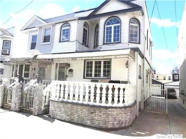 10738 112th Street, Richmond Hill, Queens, NY - 5 Bedrooms  
3 Bathrooms  
15 Rooms - 