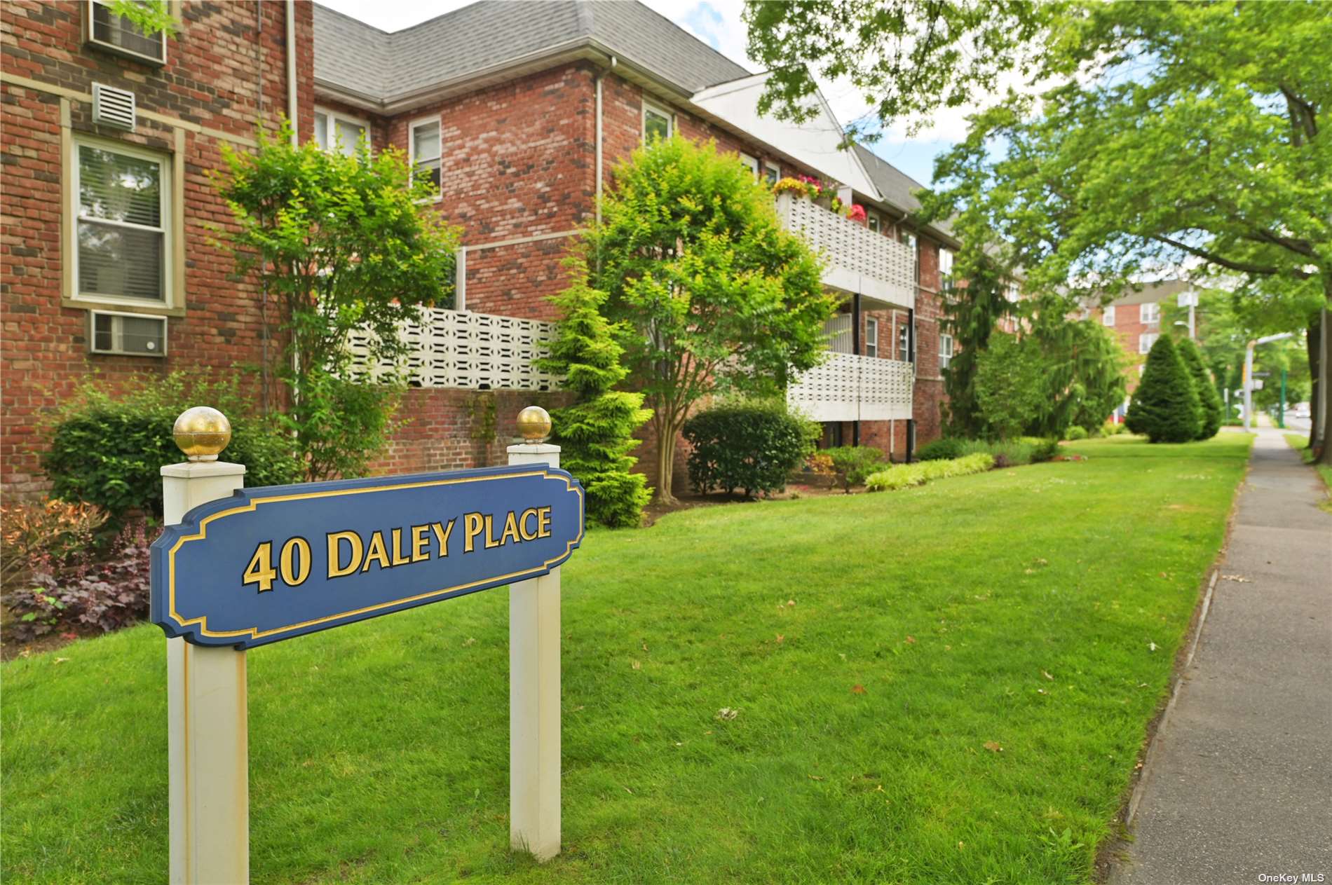 40 Daley Place #232, Lynbrook, New York image 2