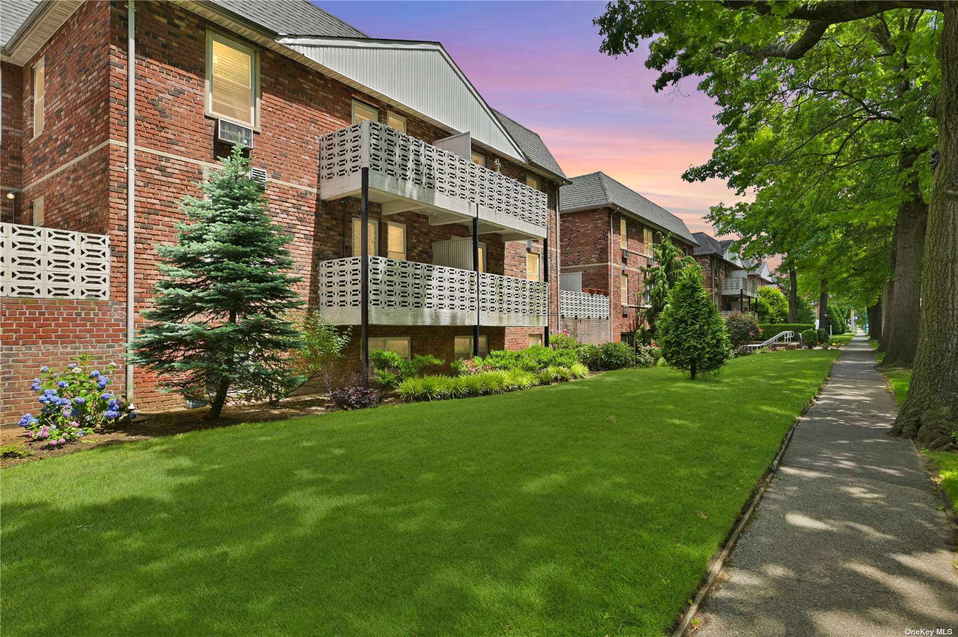 40 Daley Place #232, Lynbrook, New York image 1