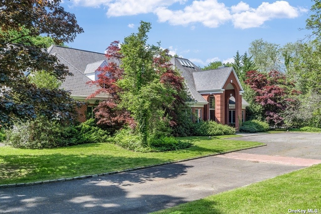 3 Hunting Lane, Old Westbury, New York image 3