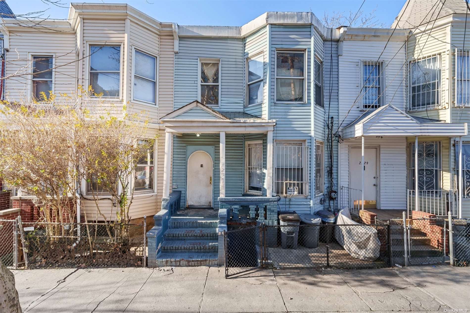 Property for Sale at 2327 Bassford Avenue, Bronx, New York - Bedrooms: 6 
Bathrooms: 2 
Rooms: 10  - $439,000
