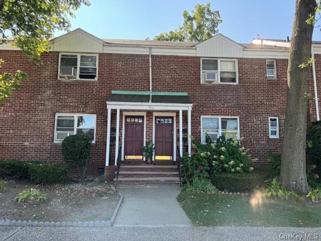 500 Tuckahoe Road 6A, Yonkers, New York - 2 Bedrooms  
1 Bathrooms  
5 Rooms - 