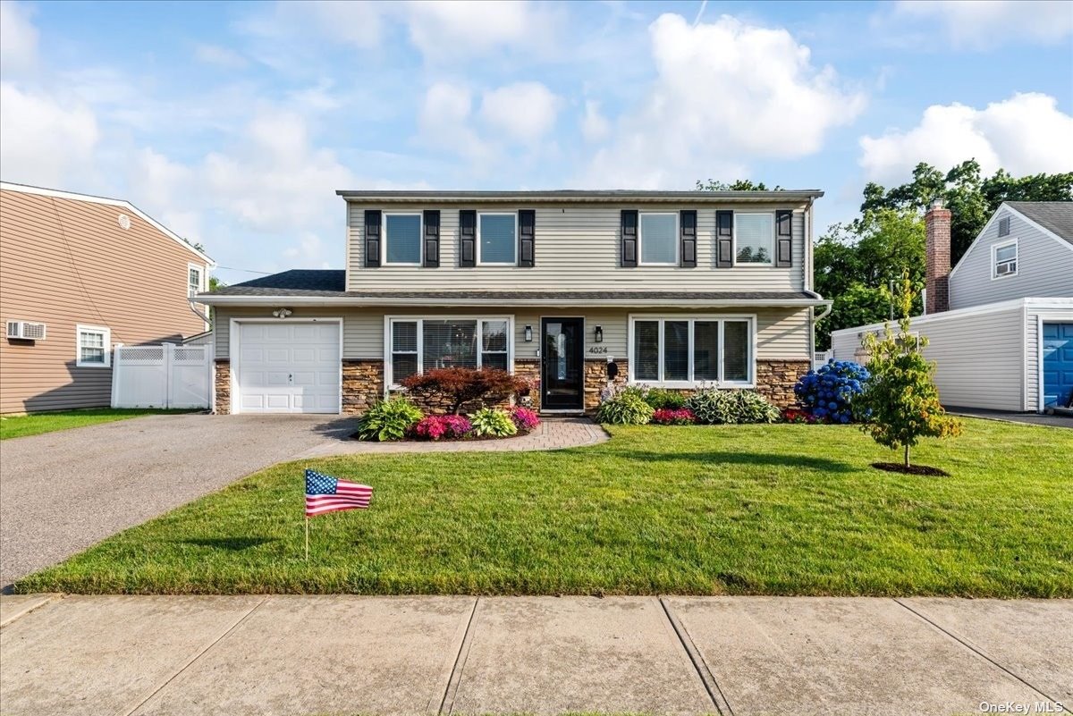 View Bethpage, NY 11714 house
