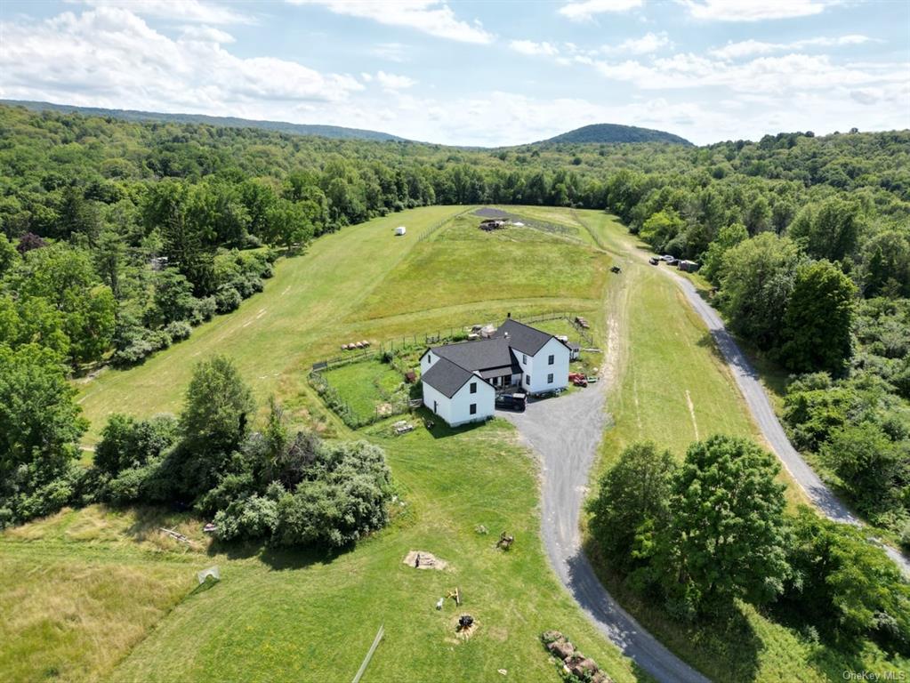 98 Mtn Lodge Road, Washingtonville, New York - 5 Bedrooms  
5 Bathrooms  
10 Rooms - 