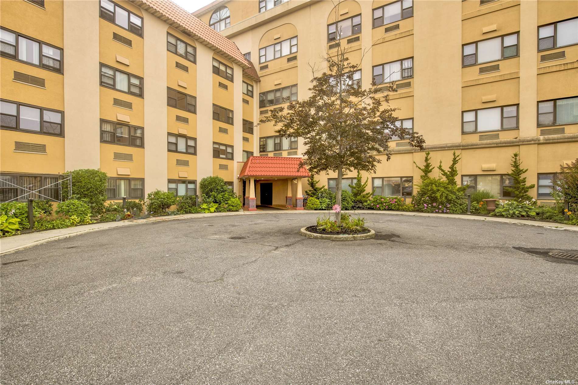 185 W Park Ave #414N, Long Beach, New York image 2