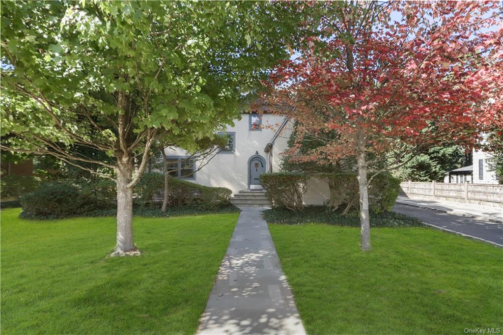 7 Roosevelt Place, Scarsdale, New York image 32