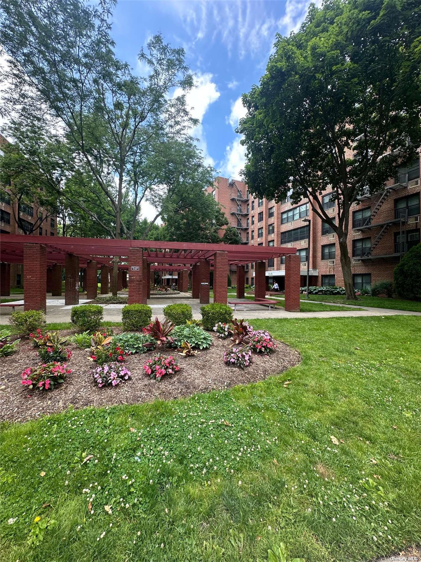 7526 Bell Blvd Blvd 3, Bayside, Queens, NY - 2 Bedrooms  
2 Bathrooms  
6 Rooms - 