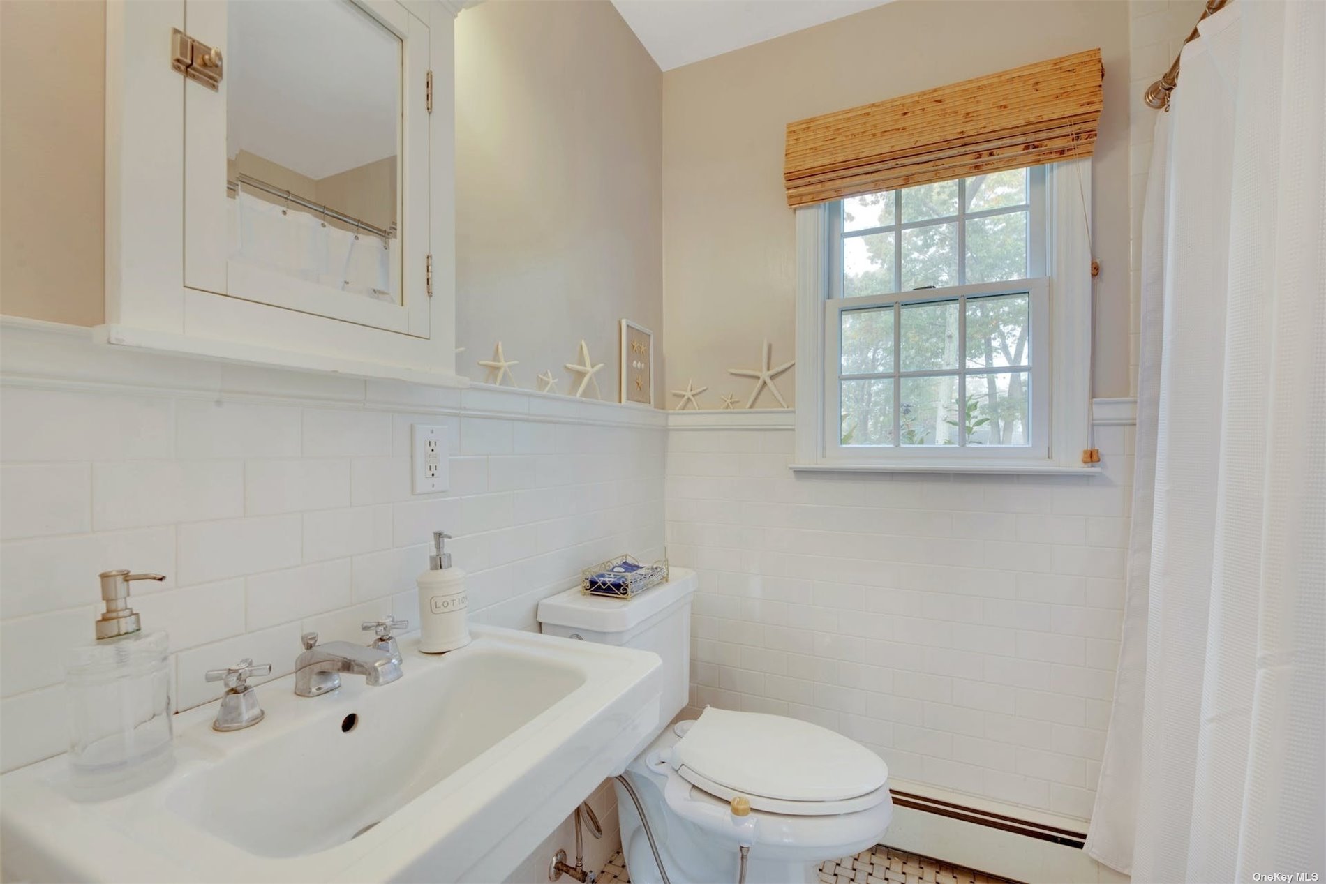 Photo 9 of 20 of 2275 Pine Neck Road house