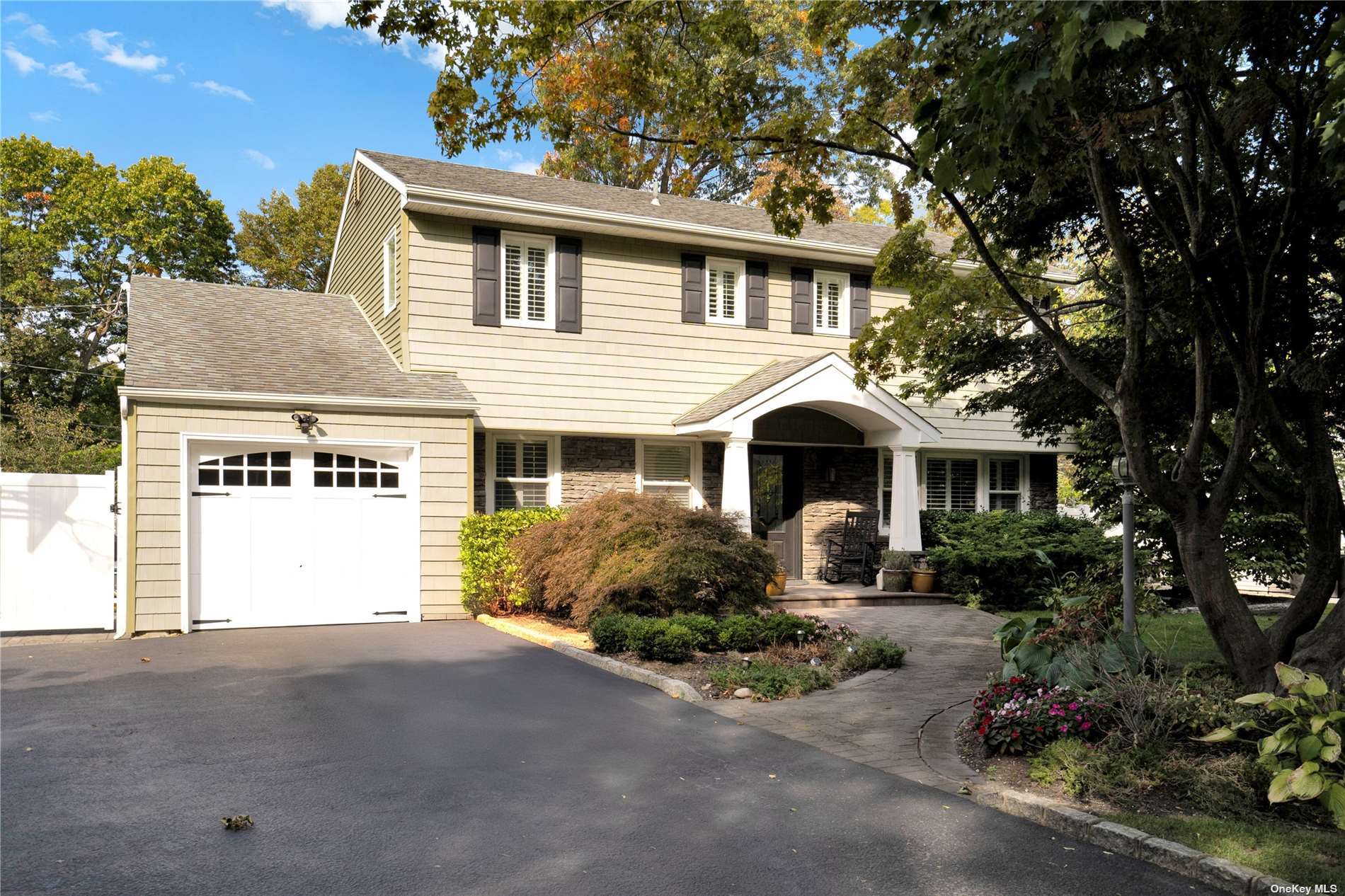 Property for Sale at 1 Arjay Lane, Commack, Hamptons, NY - Bedrooms: 4 
Bathrooms: 3  - $949,000