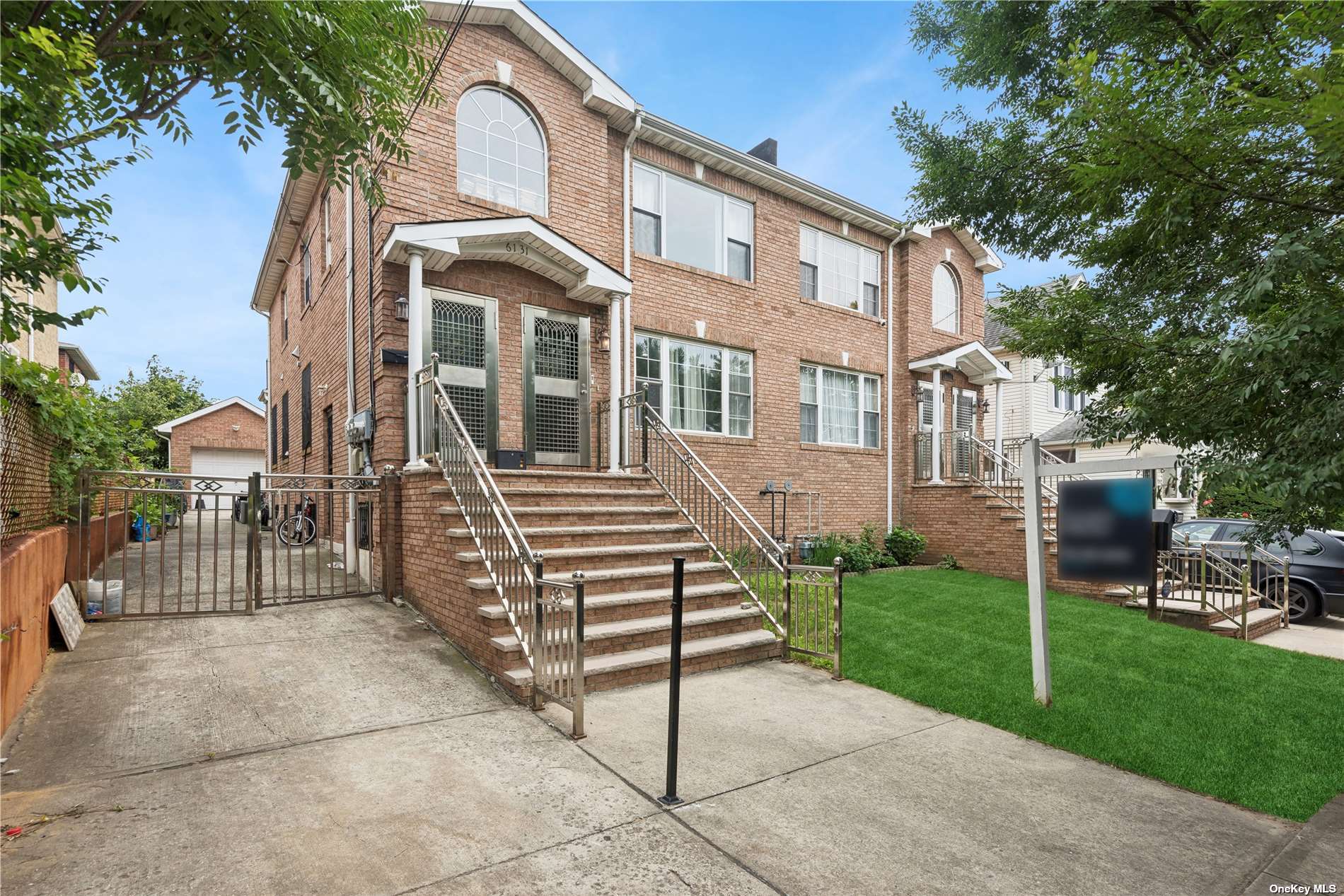 Property for Sale at 6131 136th Street, Flushing, Queens, NY - Bedrooms: 6 
Bathrooms: 4 
Rooms: 12  - $1,999,999