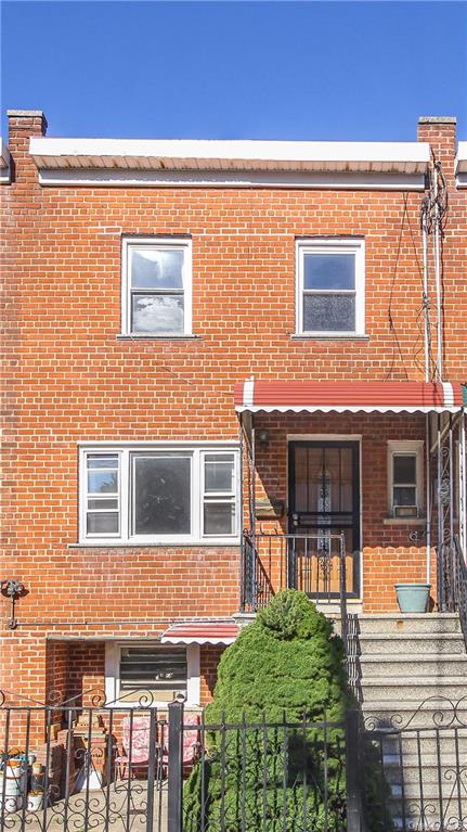 Property for Sale at 2953 Pearsall Avenue, Bronx, New York - Bedrooms: 3 
Bathrooms: 3 
Rooms: 8  - $570,000