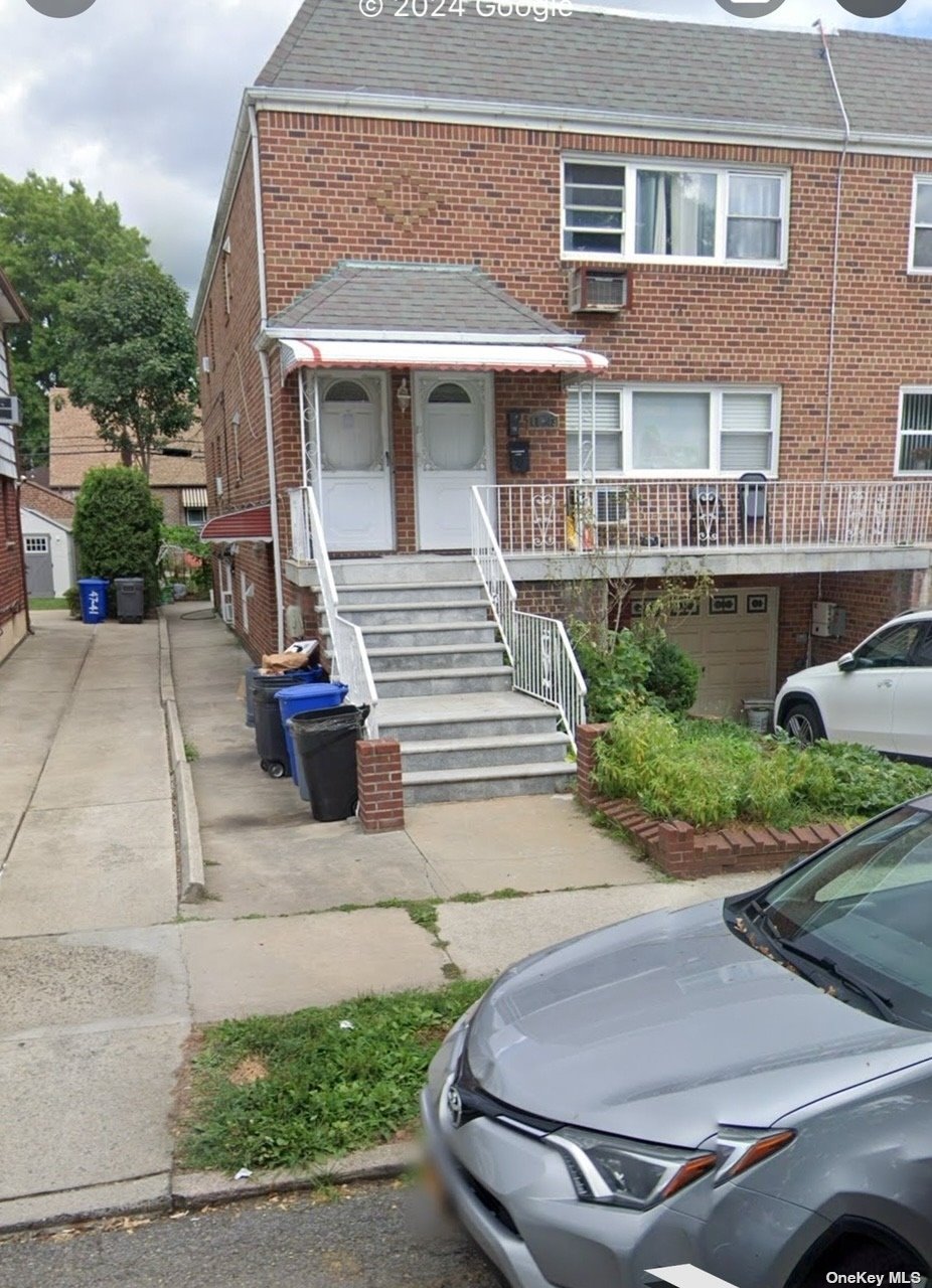 4743 195 Street, Flushing, Queens, NY - 6 Bedrooms  
5 Bathrooms  
10 Rooms - 