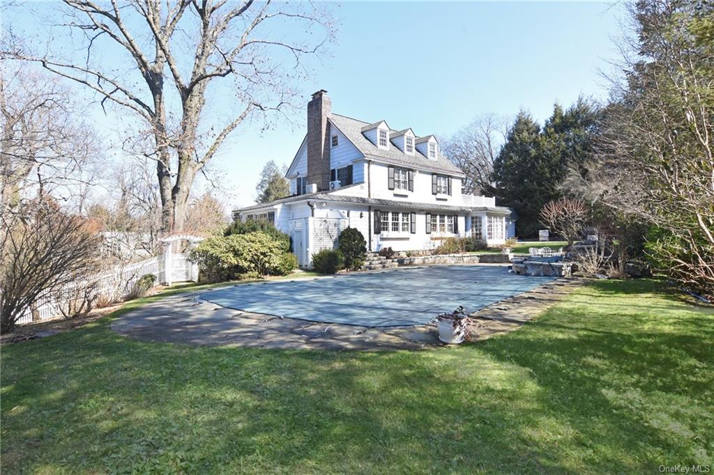 4 Orchard Place, Bronxville, New York - 5 Bedrooms  
5.5 Bathrooms  
9 Rooms - 