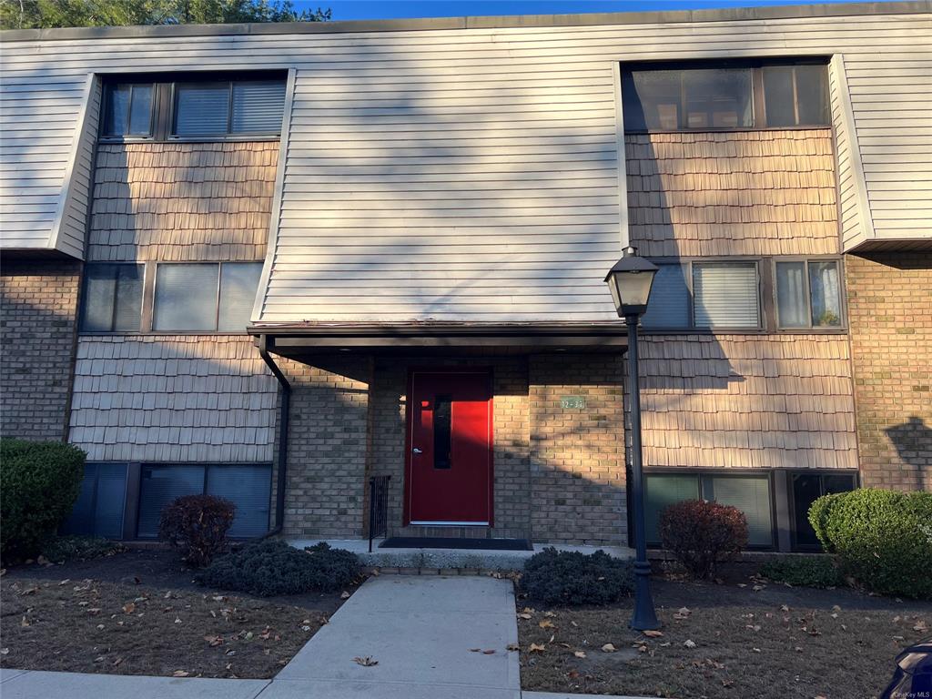 Rental Property at 20 Pierces Road 33, Newburgh, New York - Bedrooms: 2 
Bathrooms: 2 
Rooms: 4  - $2,300 MO.