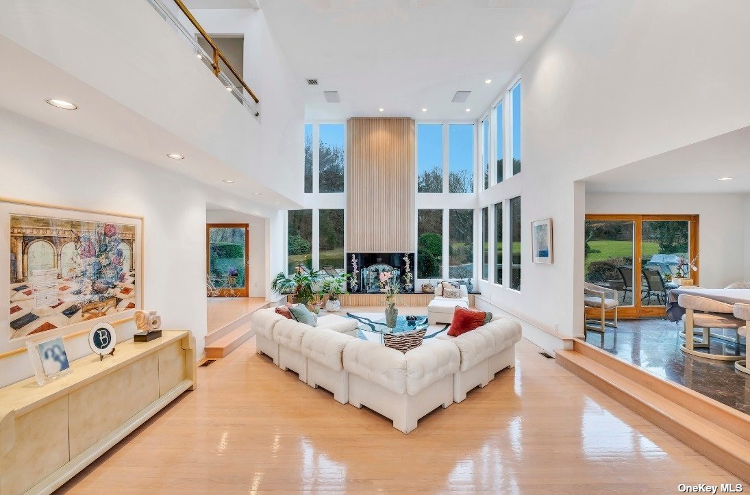 Photo 1 of 36 of 2 Sandpiper Ct house